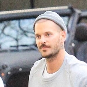 Le musicien se repose en Sardaigne avec sa compagne et ses amis sportifs.
Matt Pokora (M. Pokora) arrive à la Crypto Arena pour assister à un match des Lakers à Los Angeles le 11 avril 2023. 