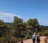 Cette année encore, François Hollande et Julie Gayet ne se sont pas envolés à l'autre bout du monde pour profiter d'un peu de repos.
Julie Gayet et François Hollande en vacances. Le 30 juillet 2023.