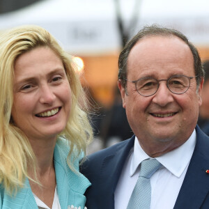 Francois Hollande et Julie Gayet lors du festival Soeurs Jumelles, Rencontre de la musique et de l'image à Rochefort le 1er juillet 2023. © Franck Castel / Bestimage 