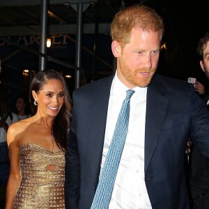 Le prince Harry, duc de Sussex et Meghan Markle, duchesse de Sussex, et sa mère Doria Ragland, à la sortie de la cérémonie des "Women of Vision Awards" au Ziegfeld Theatre à New York.