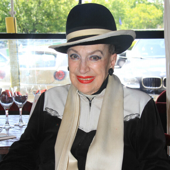 Exclusif - Geneviève de Fontenay - Déjeuner à la brasserie Les Fontaines à Paris. Le 9 juillet 2020 © Baldini / Bestimage 