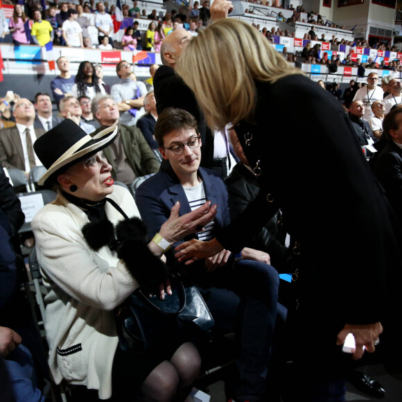 Exclusif - Geneviéve de Fontenay et Brigitte Macron (Trogneux) - au meeting de Emmanuel Macron (candidat de ''En marche !'' pour l'élection présidentielle 2017) au Palais des Sports de Lyon le 4 février 2017. © Dominique Jacovides - Sébastien Valiela / Bestimage 