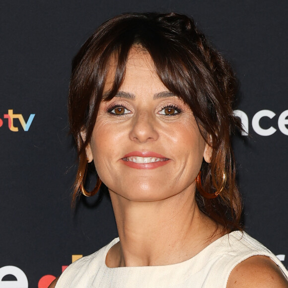 Et de compléter : "Vos révoltes n'avaient d'égal que votre auto dérision. Vous étiez si populaire, authentique et rare. Je suis triste. Je vous embrasse avec toute mon affection".
Faustine Bollaert au photocall pour la conférence de presse de rentrée de France TV à la Grande Halle de la Villette à Paris, France, le 11 juillet 2023. © Coadic Guirec/Bestimage 