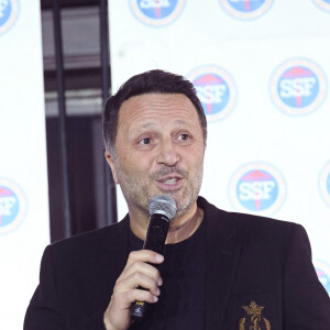 Pour l'occasion, l'animateur lui a déclaré son amour sous une superbe photo de sa fillette.
Exclusif - Arthur (Jacques Essebag) - Soirée de gala de l'Opération "Tous Sauveteurs" à l'occasion du 23ème anniversaire de l'association "Sauveteurs Sans Frontières" (SSF) à l'hôtel du Collectionneur Paris le 20 mars 2023. © Rachid Bellak/Bestimage