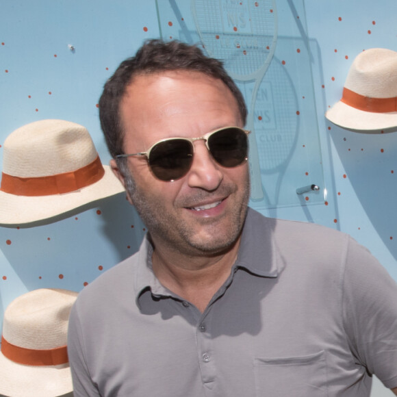 Arthur (Jacques Essebag) et sa compagne Mareva Galanter au village lors de la finale homme des internationaux de France de Roland Garros à Paris, le 11 juin 2017. © Dominique Jacovides - Cyril Moreau/ Bestimage