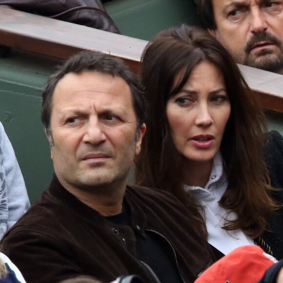 Arthur (Jacques Essebag) et sa compagne Mareva Galanter dans les tribunes de la finale homme des internationaux de France de Roland Garros à Paris le 5 juin 2016. © Moreau-Jacovides / Bestimage