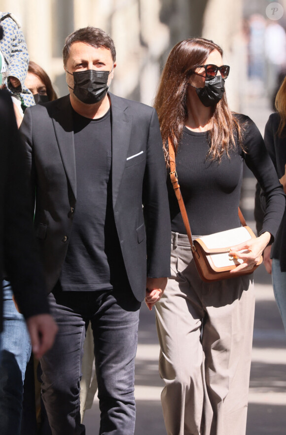 Arthur (Jacques Essebag) et sa compagne Mareva Galanter - Arrivées des people à la manifestation de soutien à la famille de Sarah Halimi sur la place du Trocadéro à Paris le 25 avril 2021. © Cyril Moreau/Bestimage