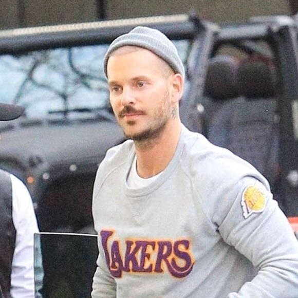 Matt Pokora (M. Pokora) arrive à la Crypto Arena pour assister à un match des Lakers à Los Angeles le 11 avril 2023.