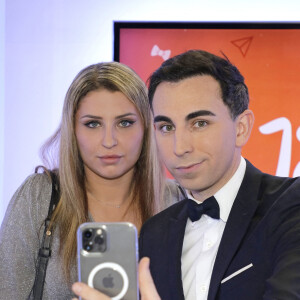 Exclusif - Amandine Pellissard - Jordan de Luxe pose avec ses invités de l'émission "Chez Jordan" à Paris le 15 octobre 2022. © ©édric Perrin/Bestimage