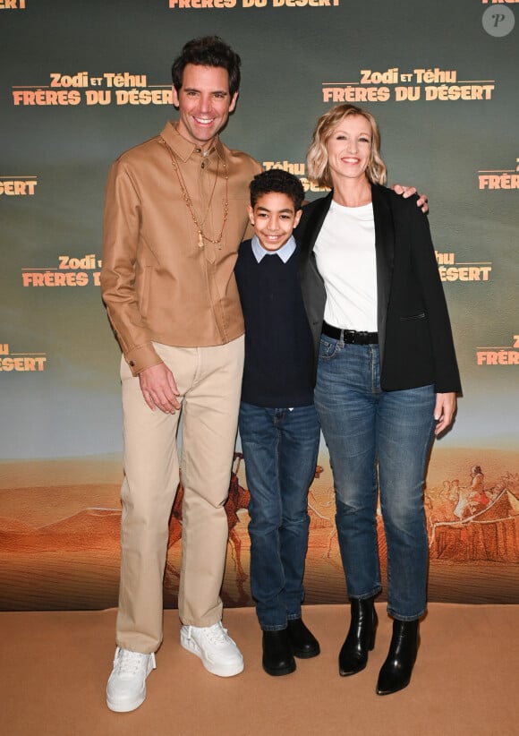 Mika, Yassir Drief et Alexandra Lamy à l'avant-première du film "Zodi et Téhu, frères du désert" au cinéma UGC Normandie à Paris, le 29 janvier 2023.