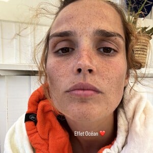 ... et n'hésite pas à se montrer au naturel !
Camille Lou sur Instagram.;