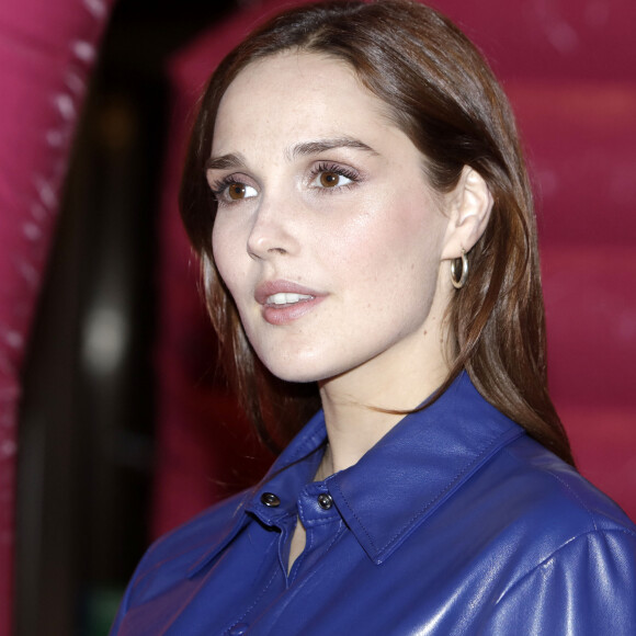 Sur Instagram, la comédienne partage son quotidien estival.
Camille Lou lors de l'avant-première du film "Notre tout petit mariage" à l'UGC Bercy à Paris le 25 avril 2023. © Cédric Perrin / Bestimage