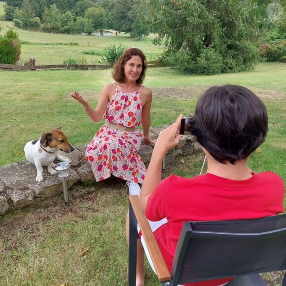 Ce dernier joue les caméramans pour les besoins d'une vidéo best-of.
Dominique Lagrou-Sempère et son fils sur Instagram.