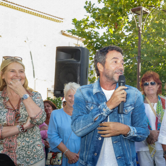 Sylvie Siri, maire de Saint-Tropez, Bernard Montiel, Jean-Claude Darmon, Renaud Muselier - Inauguration de l'exposition "Paris Match et les stars, des célébrités en toute liberté" à Saint-Tropez, le 8 août 2023. © Jack Tribeca / Bestimage