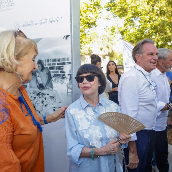 Pour lancer les festivités, de nombreuses personnalités avaient, d'ailleurs, fait le déplacement.
Mireille Mathieu, Renaud Muselier - Inauguration de l'exposition "Paris Match et les stars, des célébrités en toute liberté" à Saint-Tropez, le 8 août 2023. © Jack Tribeca / Bestimage