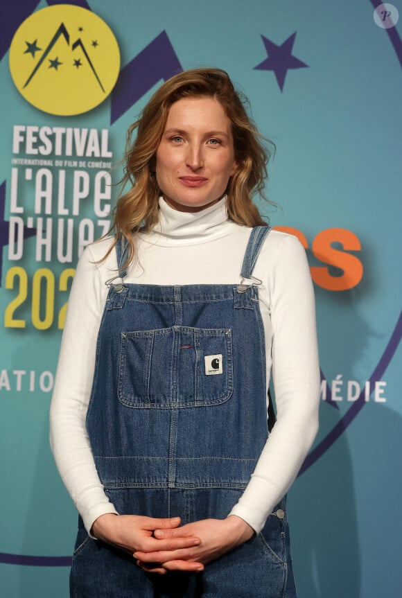 Sa fille aînée Julia Piaton a accouché de son deuxième enfant
Julia Piaton (enceinte) pour le film "Les petites victoires" - Photocall lors de la 26ème édition du festival international du film de comédie de l'Alpe d'Huez le 19 janvier 2023. © Dominique Jacovides / Bestimage