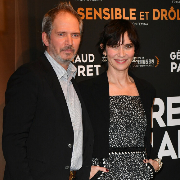 Christopher Thompson et sa femme Géraldine Pailhas - Avant première du film " Tendre et Saignant" à l'UGC Bercy à Paris le 10 janvier 2022. © Veeren/Bestimage