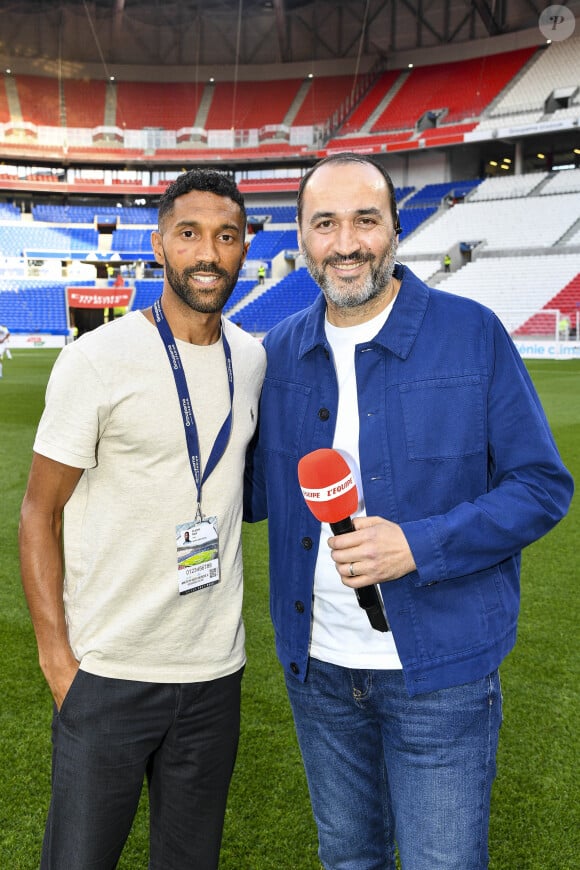 Exclusif - Gael Clichy et Messaoud Benterki lors du match de football caritatif (Le match des héros Unicef) entre l'OL Légendes et la team Unicef au Groupama Stadium à Lyon en faveur des enfants d'Ukraine et pour célébrer les 20 ans du premier titre de Champion de France de l Olympique Lyonnais le 10 mai 2022. © Pierre Perusseau / Bestimage