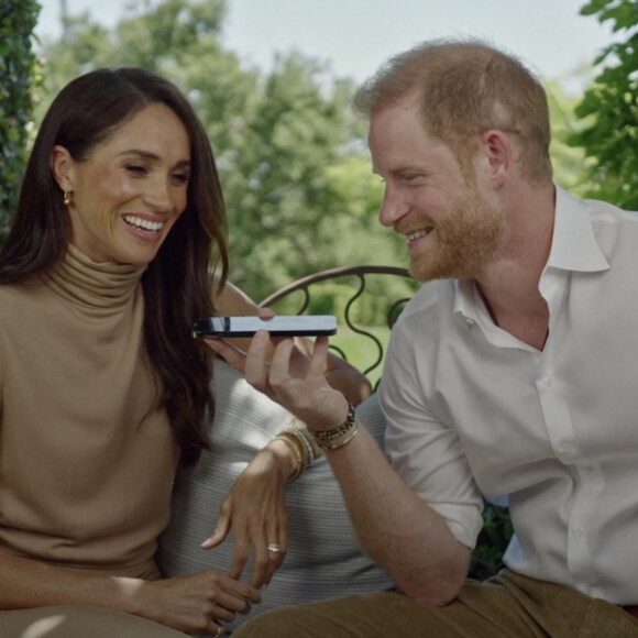 Harry souhaite préserver ses enfants de la vie publique.
Meghan Markle, 41 ans, et Harry, 38 ans, ont surpris les récipiendaires des toutes premières subventions du fonds qui a invité les candidatures plus tôt cette année. © JLPPA/RT Youth Power Fund/Bestimage