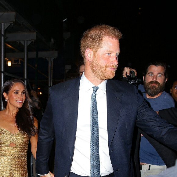 Le prince Harry, duc de Sussex et Meghan Markle, duchesse de Sussex, et sa mère Doria Ragland, à la sortie de la cérémonie des "Women of Vision Awards" au Ziegfeld Theatre à New York, le 16 mai 2023. ©Backgrid USA / Bestimage