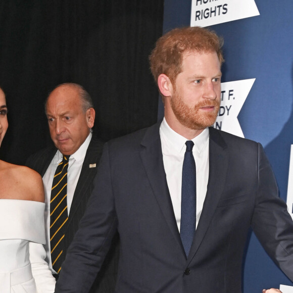 Le prince Harry s'est envolé pour le Japon pour un voyage en solitaire.
Le prince Harry et Megan Markle au photocall de la soirée de gala "Robert F. Kennedy Human Rights Ripple of Hope 2022" à l'hôtel Hilton de New York City, New York, Etats-Unis, le 6 décembre 2022.