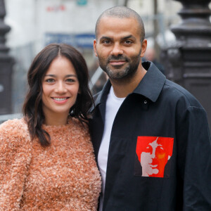 Tony Parker et Alizé Lim était à l'intronisation du Français au Hall of Fame de la NBA
 
Tony Parker et sa compagne Alizé Lim - Arrivées au défilé prêt-à-porter printemps-été 2023 "Stella McCartney" lors de la fashion week de Paris le 3 octobre 2022. © Clovis / Veeren / Bestimage