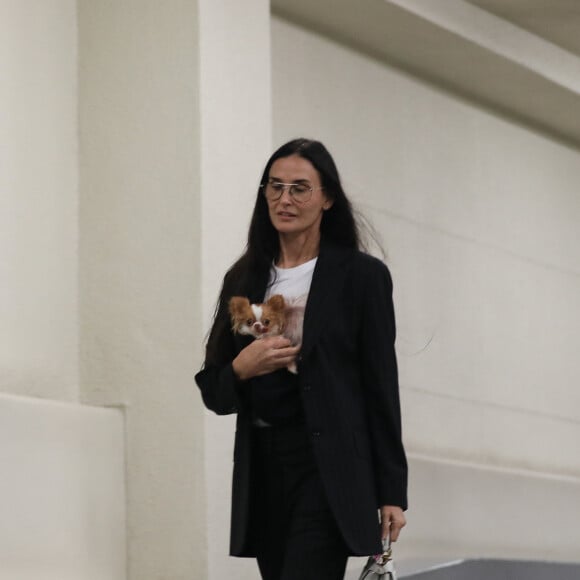 Aujourd'hui, l'actrice affirme avoir ralenti ses excès et prend plus soin de son corps grâce à des méthodes douces
Demi Moore