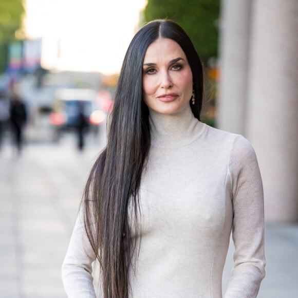 Mais pour en arriver là, l'actrice ne lésine pas sur les efforts
Demi Moore - Arrivées au défilé de mode Max Mara lors de la fashion week de Stockholm. Le 11 juin 2023