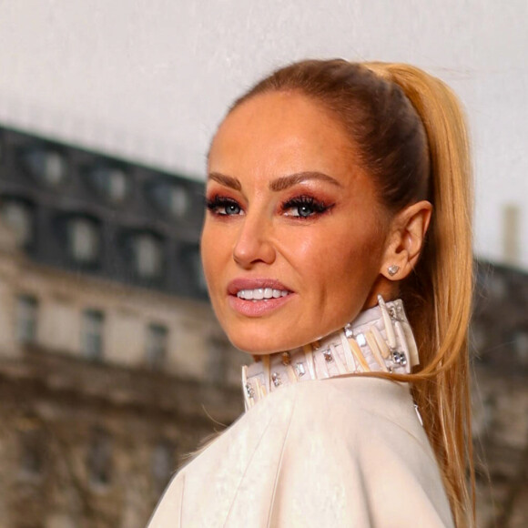 Exclusif - Adriana Karembeu - Sorties du défilé de mode Haute-Couture Stéphane Rolland au Théâtre National de Chaillot lors de la Fashion Week Printemps-été 2023 de Paris, France, le 24 janvier 2023. © Pierre Perusseau/Bestimage 