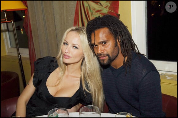 Adriana Karembeu et Christian Karembeu - Soirée du Magazine Paris Nuit à L'Etoile.