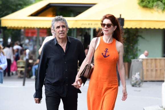 Julien Clerc et sa femme Hélène - Mariage de Claude Lelouch à la mairie du 18ème à Paris. Le 17 juin 2023