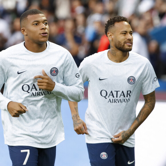 Kylian Mbappe (PSG) - Neymar Jr (PSG) - Match de football en ligue 1 Uber Eats entre le PSG et Monaco (1-1) au Parc des Princes à Paris le 28 aout 2022.