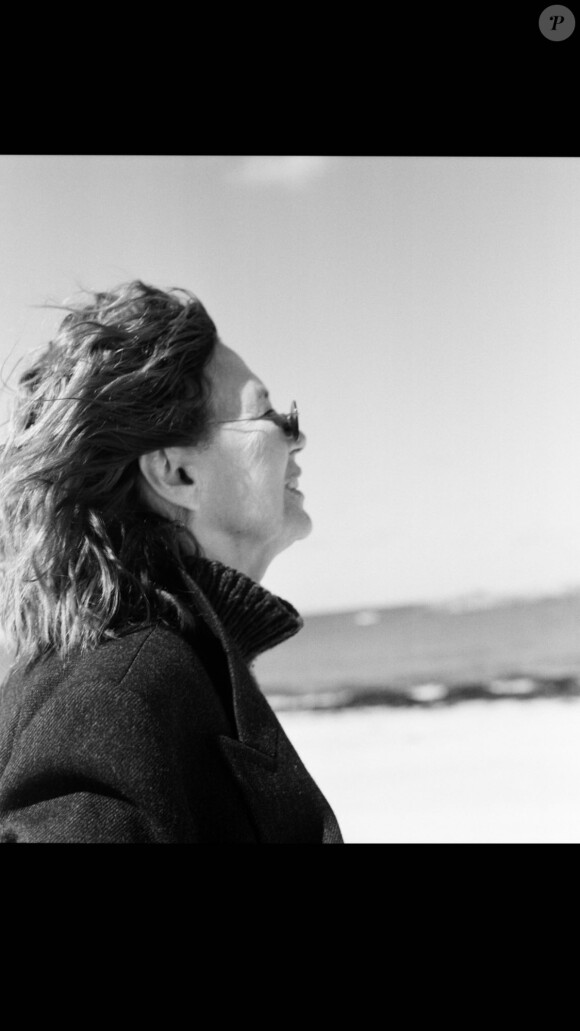 Charlotte Gainsbourg, notamment, a choisi une photo récente en noir et blanc.
Hommage à Jane Birkin par Charlotte Gainsbourg. @ Instagram