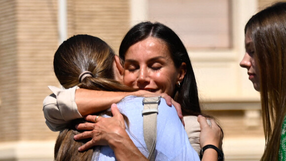 Letizia d'Espagne très émue : Rarissime câlin mère-fille avec Leonor lors d'une grande étape pour l'adolescente