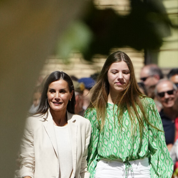 La princesse Leonor arrive en famille à l'académie militaire de Saragosse pour sa formation de cadette, le 17 août 2023.