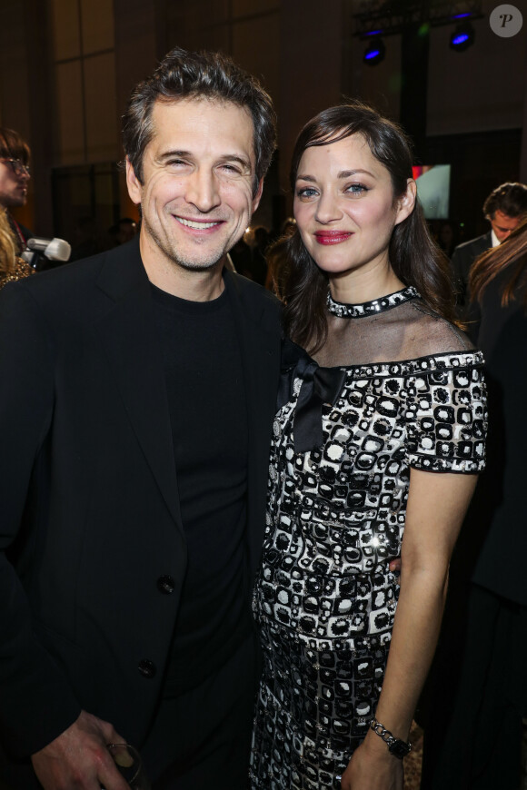 Guillaume Canet et sa compagne Marion Cotillard (en Chanel) - Intérieur du dîner Chanel des révélations César 2020 au Petit Palais à Paris, le 13 janvier 2020. © Olivier Borde/Bestimage 