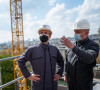 Tout comme de nombreux ministres, qui ont célébré son travail pour Notre-Dame.
Emmanuel Macron, president de la Republique, Jean Louis Georgelin lors de la visite du chantier de Notre-Dame de Paris, France, le 15 avril 2021. Les travaux de restauration proprement dits n'ont pas encore commencé, jusqu'à présent, le temps a été consacré à la sécurisation du bâtiment, et les travaux de restauration complets devraient commencer au début de l'année prochaine. © Romain Gaimmard/Pool/Bestimage 