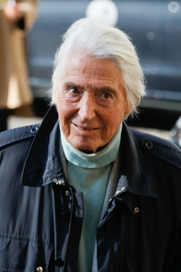 En 1973, Pierre Cornette de Saint-Cyr ouvre sa propre maison de ventes aux enchères.
Pierre Cornette de Saint-Cyr - Arrivées aux obsèques de Marie Laforêt en l'église Saint-Eustache à Paris. Le 7 novembre 2019  ©Agence / Bestimage