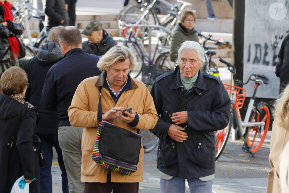 Pierre Cornette de Saint-Cyr s'installe avenue Hoche avec ses deux fils en 2008.
Pierre Cornette de Saint-Cyr - Arrivées aux obsèques de Marie Laforêt en l'église Saint-Eustache à Paris. Le 7 novembre 2019 ©Agence / Bestimage