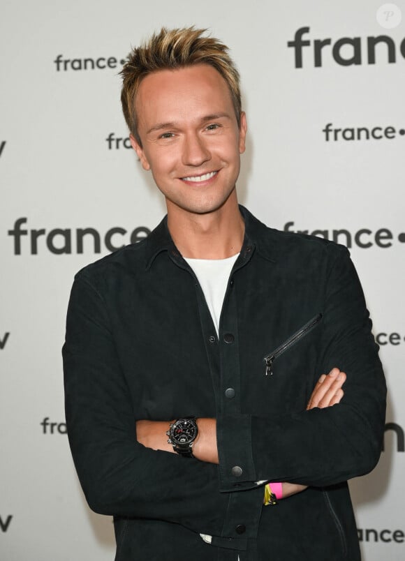 Cyril Féraud au photocall pour la conférence de presse de rentrée de France TV à la Grande Halle de la Villette à Paris, France, le 6 juillet 2022. © Coadic Guirec/Bestimage