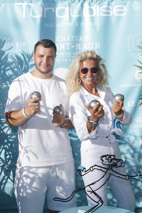 Caroline Margeridon et son fils Alexandre lors d'un tournoi de pétanque caritatif organisé par Turquoise magazine au profit de l'association "Sourire à la vie" (association qui soutient les enfants atteints du cancer ) place des Lices à Saint-Tropez le 13 août 2023. © Jack Tribeca / Bestimage 