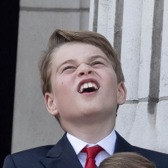 Le prince George, le prince Louis de Galles - La famille royale d'Angleterre sur le balcon du palais de Buckingham lors du défilé "Trooping the Colour" à Londres. Le 17 juin 2023