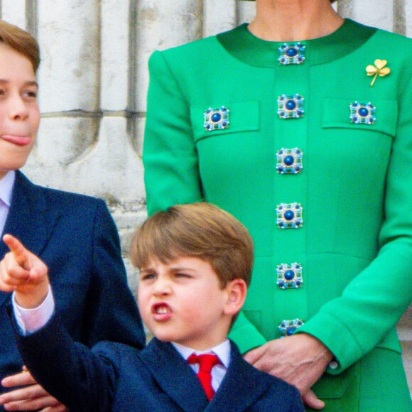 Le prince George, le prince Louis de Galles - La famille royale d'Angleterre sur le balcon du palais de Buckingham lors du défilé "Trooping the Colour" à Londres. Le 17 juin 2023
