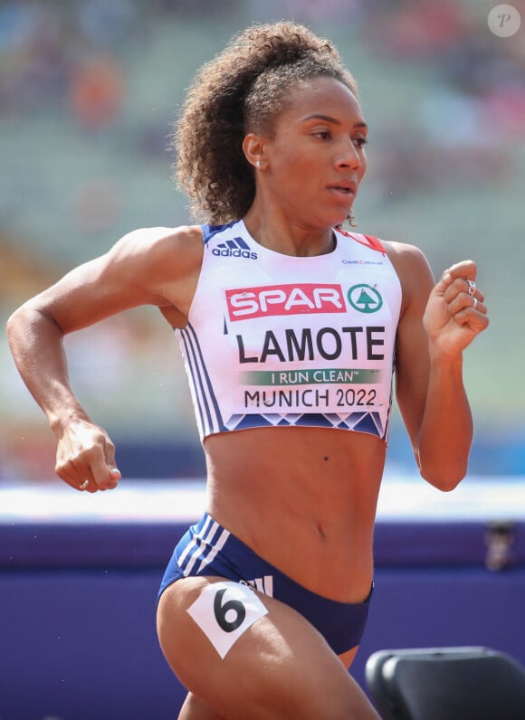 "Quand j'ai mes règles je peux prendre deux kilos. C'est très inconfortable pour courir", déclare Rénelle Lamote
 
Rénelle Lamote - Championnats d'Europe d'athlétisme à Munich le 18 août 2022. © Laurent Lairys / Panoramic / Bestimage