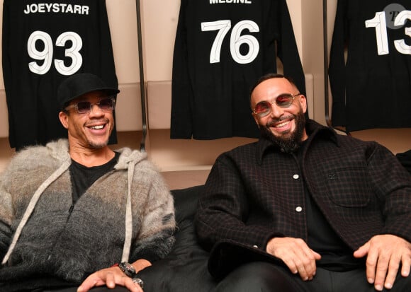 Exclusif - JoeyStarr et Medine - Les invités de Sofiane Pamart en backstage de son concert à l'Accor Arena (Bercy) à Paris le 17 novembre 2022. © Veeren / Bestimage 