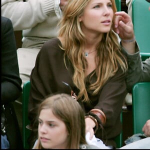 Elsa Pataky et Michael Youn - Internationaux de France de Roland-Garros - finale dames le 4/06/2005.