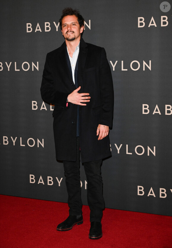 Des photos qui vont encore faire jaser.
Juan Arbelaez à la première du film "Babylon" au cinéma Le Grand Rex à Paris, France, le 14 janvier 2023. © Coadic Guirec/Bestimage 