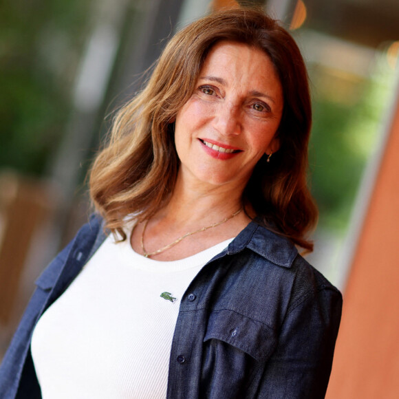 Valérie Karsenti célèbre ses 55 ans.
Valerie Karsenti au village lors des Internationaux de France de Tennis de Roland Garros. © Jacovides / Moreau / Bestimage