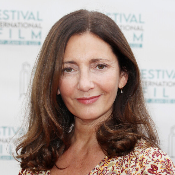 Plutôt discrète à leur sujet, l'actrice a tout de même déjà fait des confidences sur son quotidien à leurs côtés.
Valérie Karsenti lors du photocall de la soirée de clôture du festival international de Saint-Jean de Luz le 8 octobre 2022. © Patrick Bernard / Bestimage