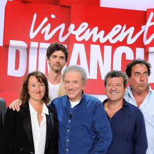 Exclusif - Willy Rovelli, Emmanuel Chaunu, Anne Roumanoff, David Jarre, Michel Drucker, Francis Ginibre, Eric Carriere, Mathieu Madenian et Tom Villa - Enregistrement de l'émission Vivement Dimanche au Studio Gabriel à Paris ; diffusée le 27 août 2023. © Guillaume Gaffiot / Bestimage